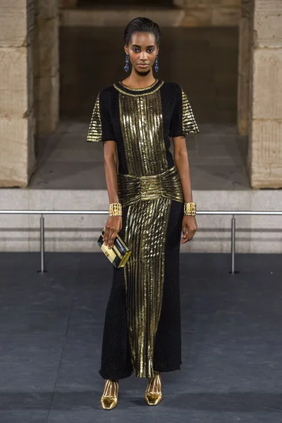 Look 80